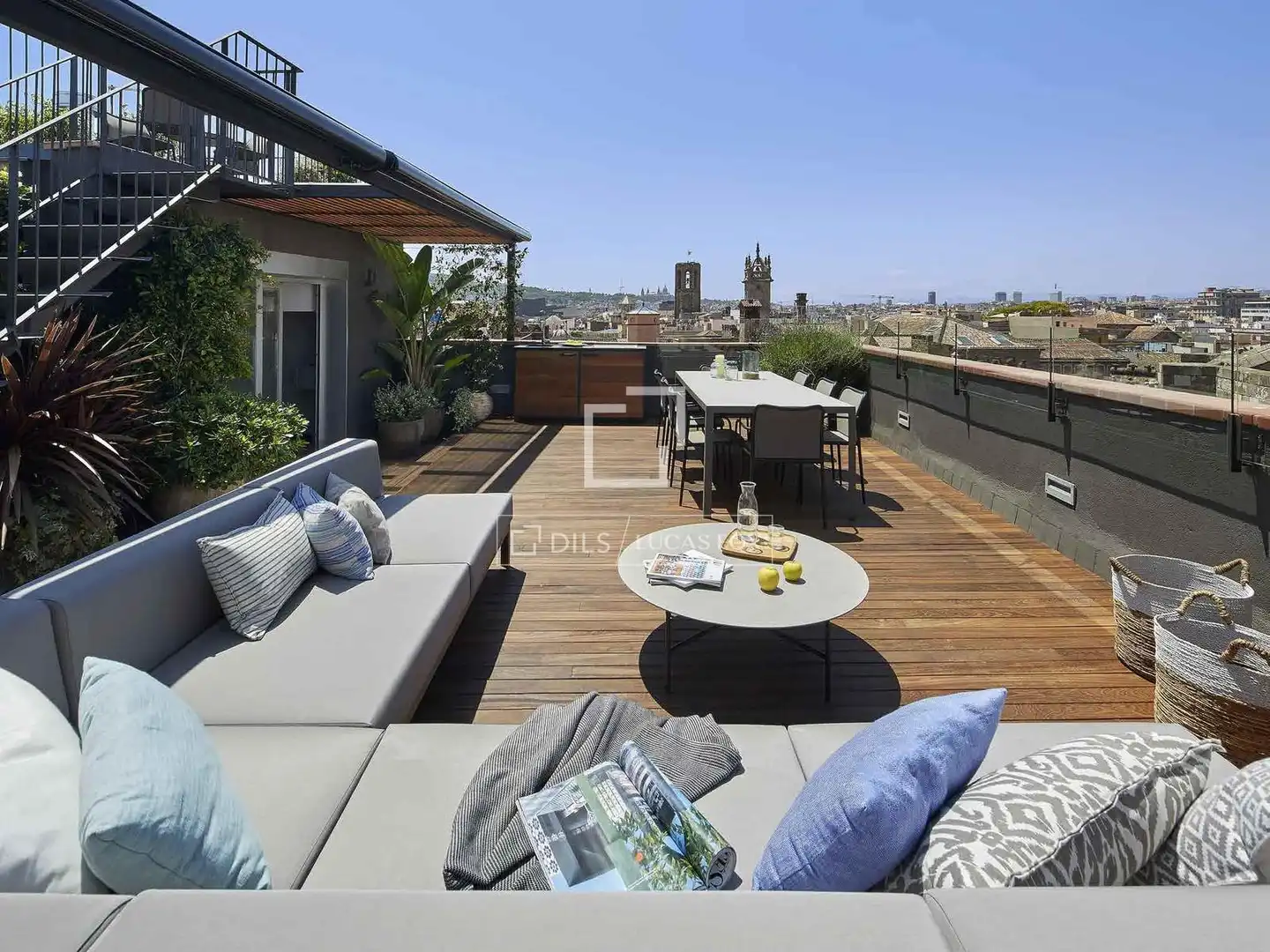 Terrasse von Dachboden zum Verkauf in Barcelona mit Klimaanlage, Heizung und Parkett