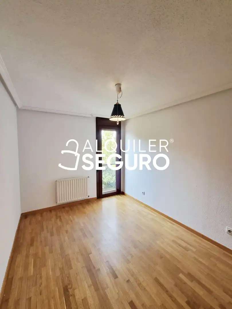 Bedroom of Flat for rent in Las Rozas de Madrid  with Heating, Terrace and Storage room