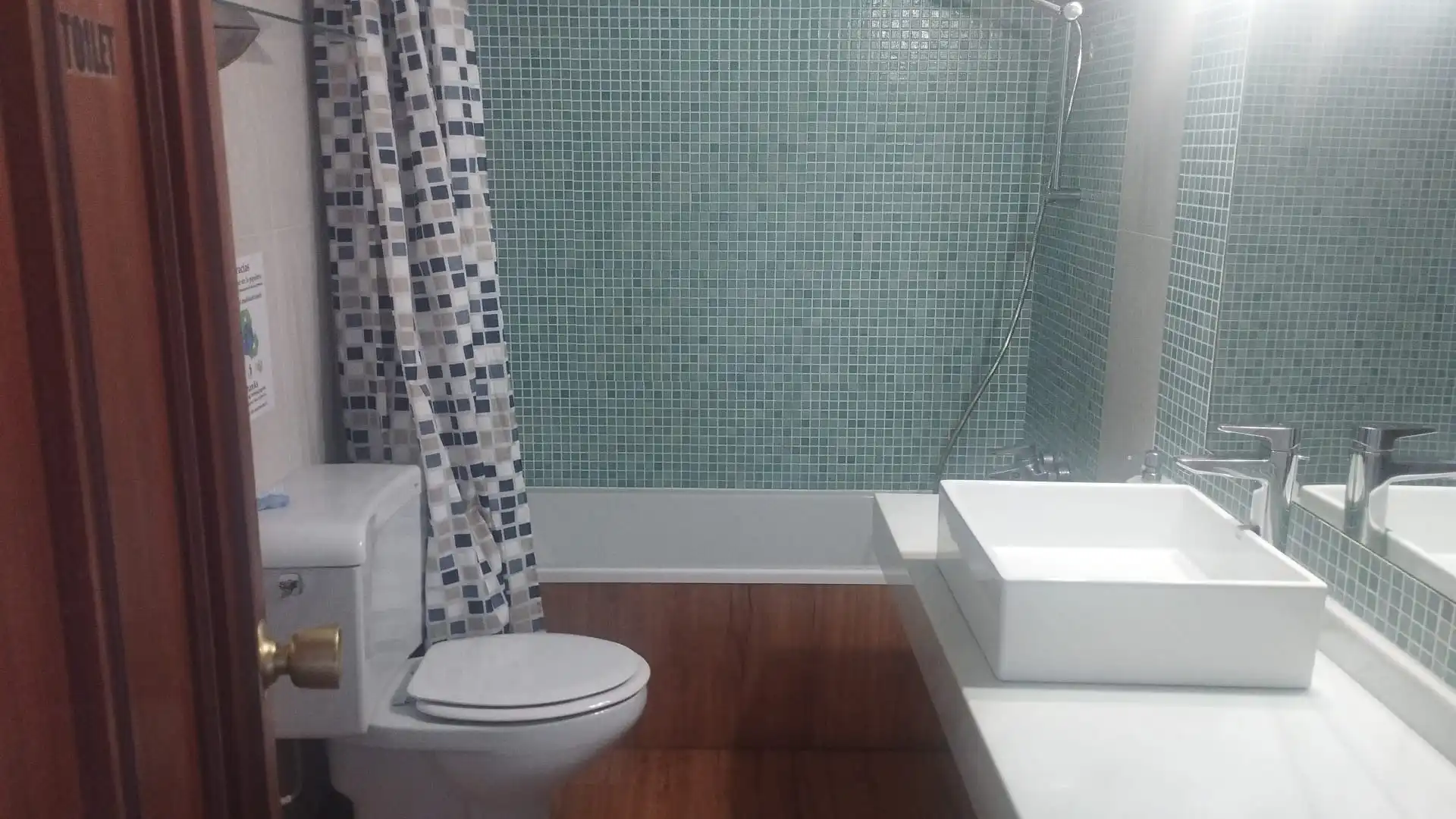 Ático de alquiler en Paseo de la Victoria, Zona Centro