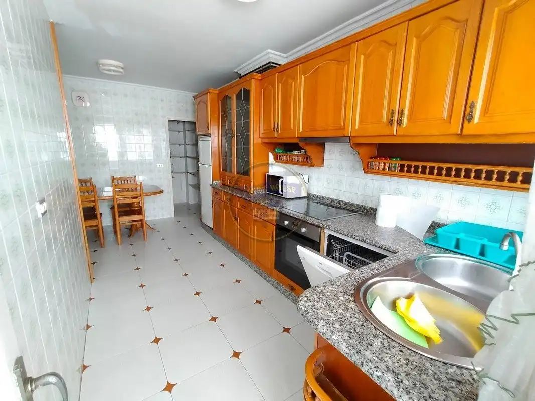Kitchen of Flat for rent in Vigo   with Heating, Parquet flooring and Terrace