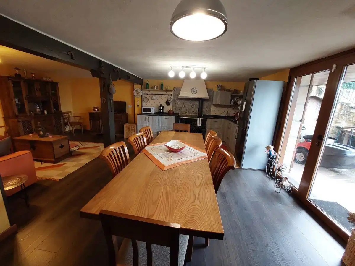 Casa con piscina en venta en Condado de Treviño, imagen 9