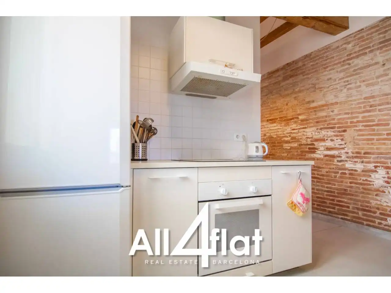 Cocina de Piso de alquiler en Barcelona con Calefacción, Amueblado y Balcón