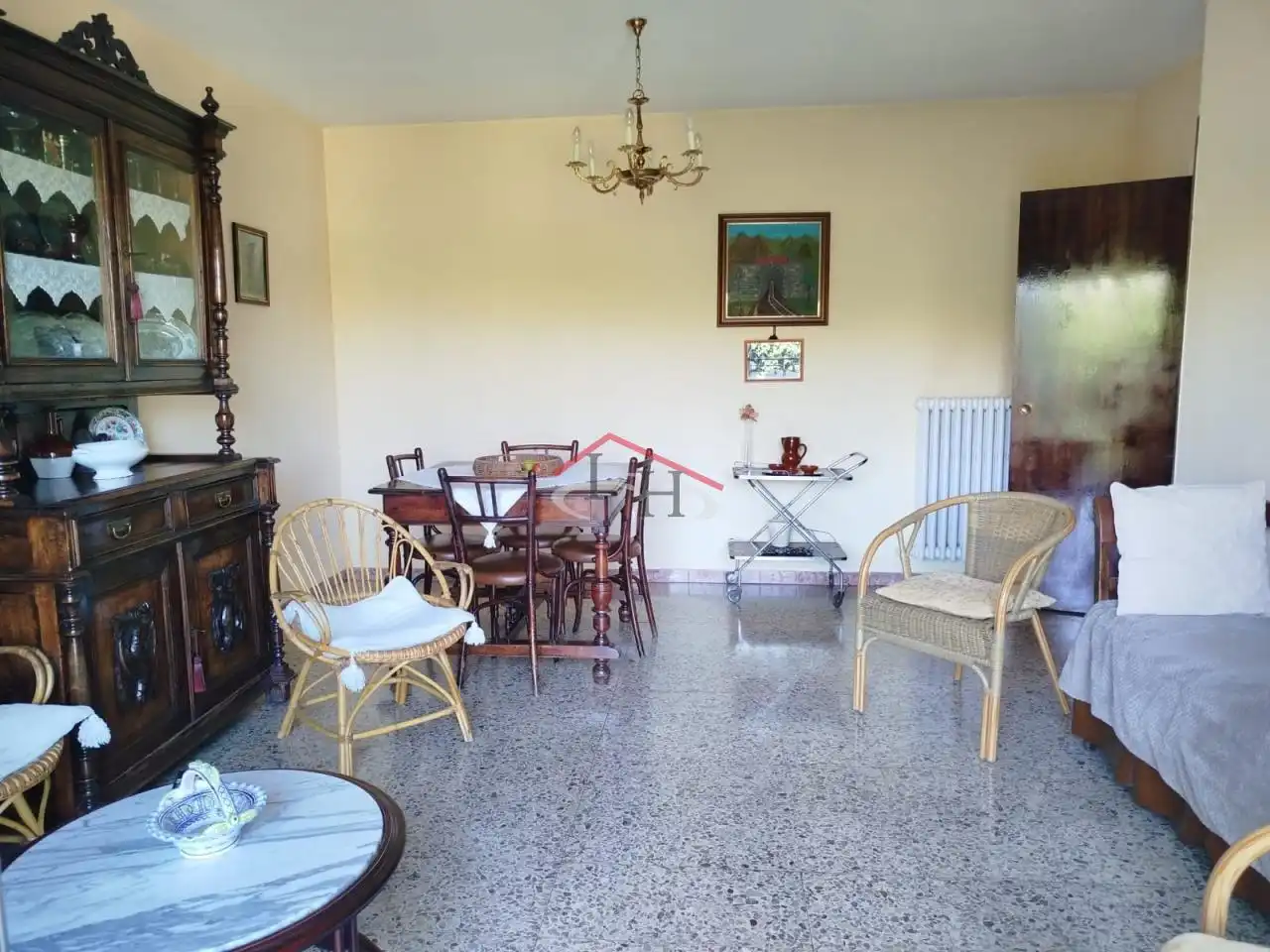 Sala d'estar de Pis en venda en León Capital  amb Calefacció, Terrassa i Moblat