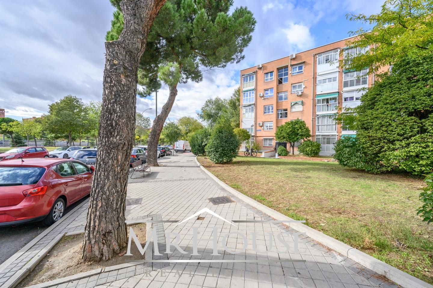 Parking of Flat for sale in  Madrid Capital  with Air Conditioner, Heating and Furnished