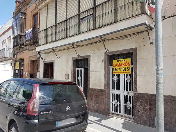 Local commercial à louer à Coria del Río, imagen 3