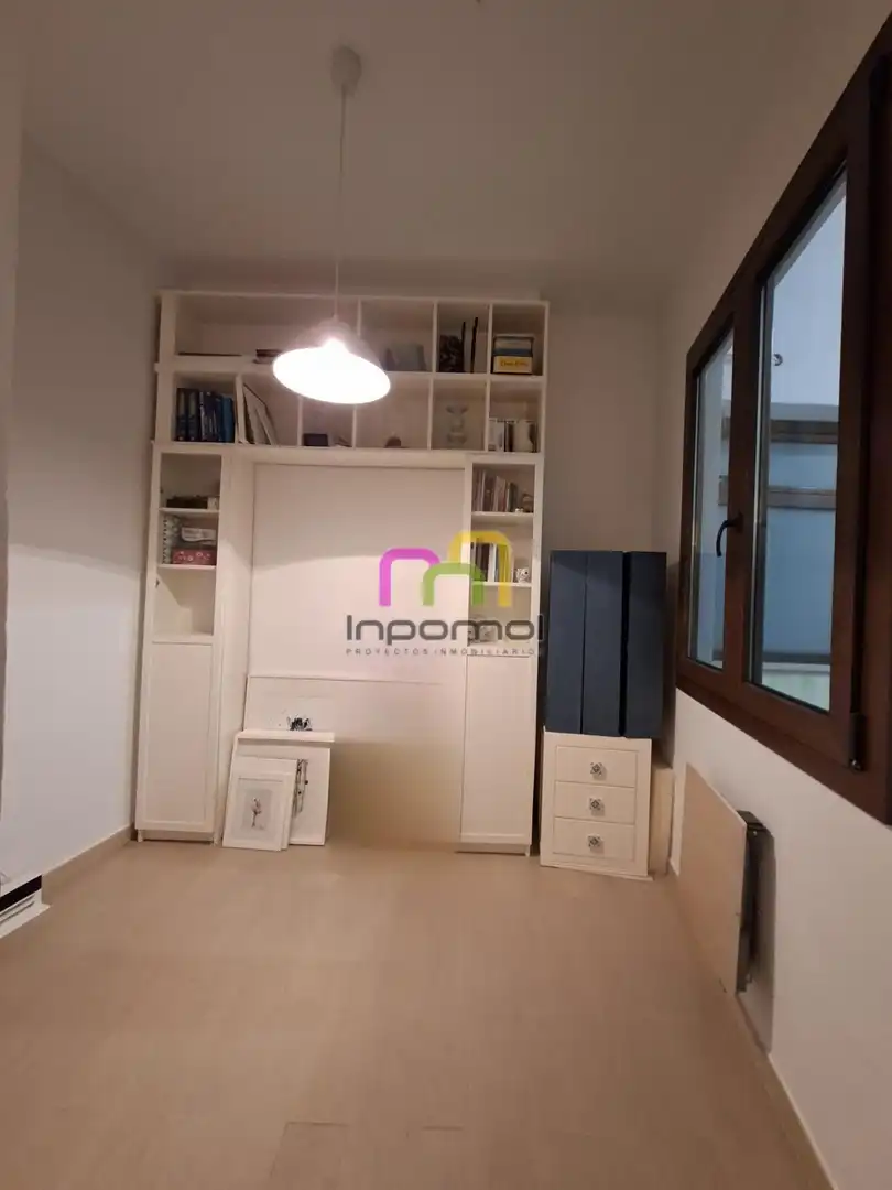 Dormitori de Apartament de lloguer en Badajoz amb Calefacció i Moblat