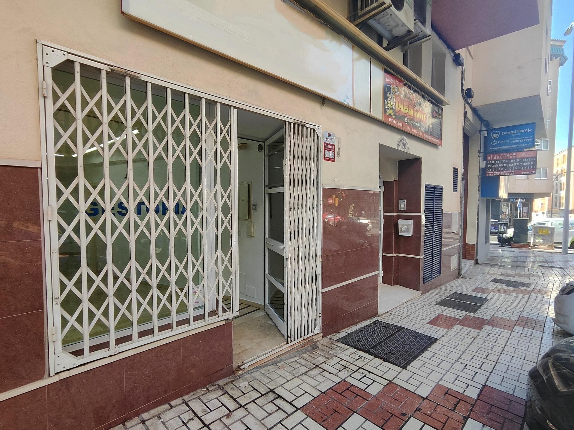 Vista exterior de Local en venta en Málaga Capital con Aire acondicionado