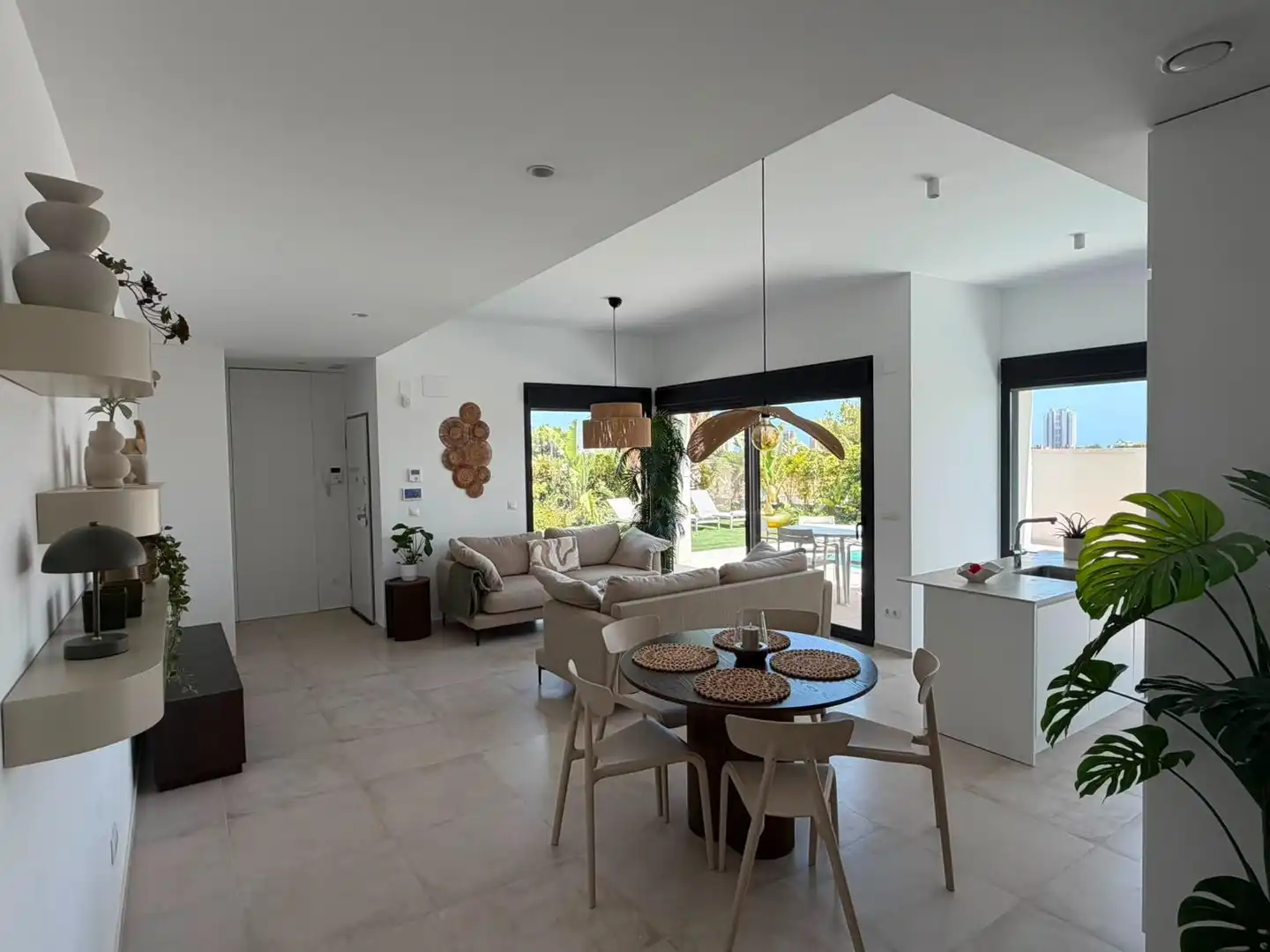Menjador de Casa o xalet de lloguer en Finestrat amb Aire condicionat, Jardí privat i Terrassa