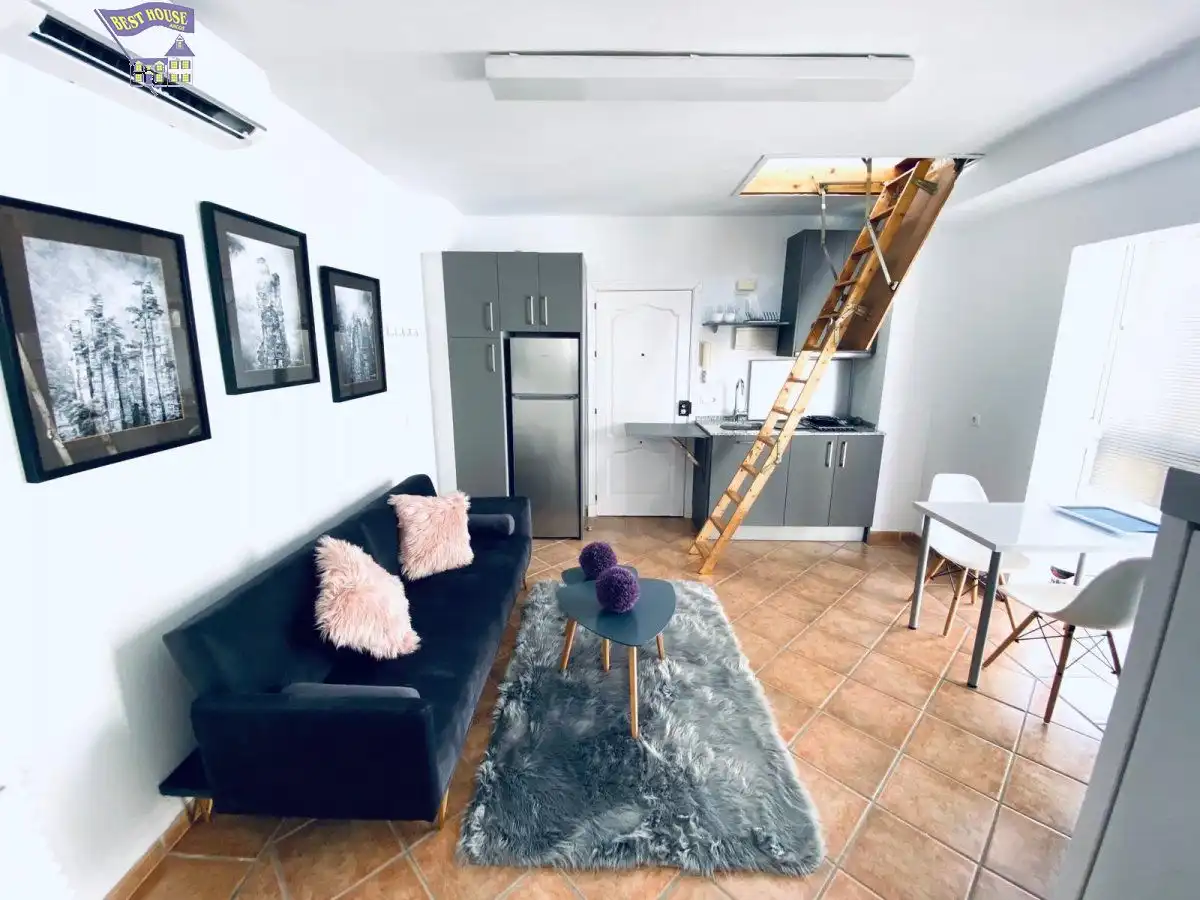 Sala d'estar de Apartament de lloguer en Arcos de la Frontera amb Aire condicionat, Terrassa i Moblat