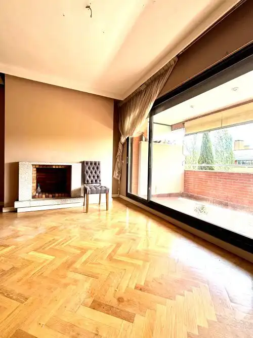 Living room of Flat for sale in Madrid  with Air Conditioner, Heating and Parquet flooring