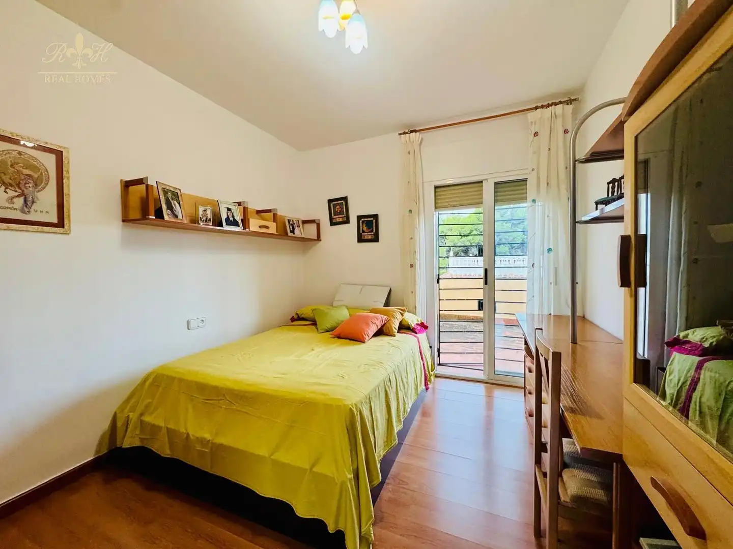 Schlafzimmer von Einfamilien-Reihenhaus zum Verkauf in L'Alfàs del Pi mit Klimaanlage, Terrasse und Schwimmbad