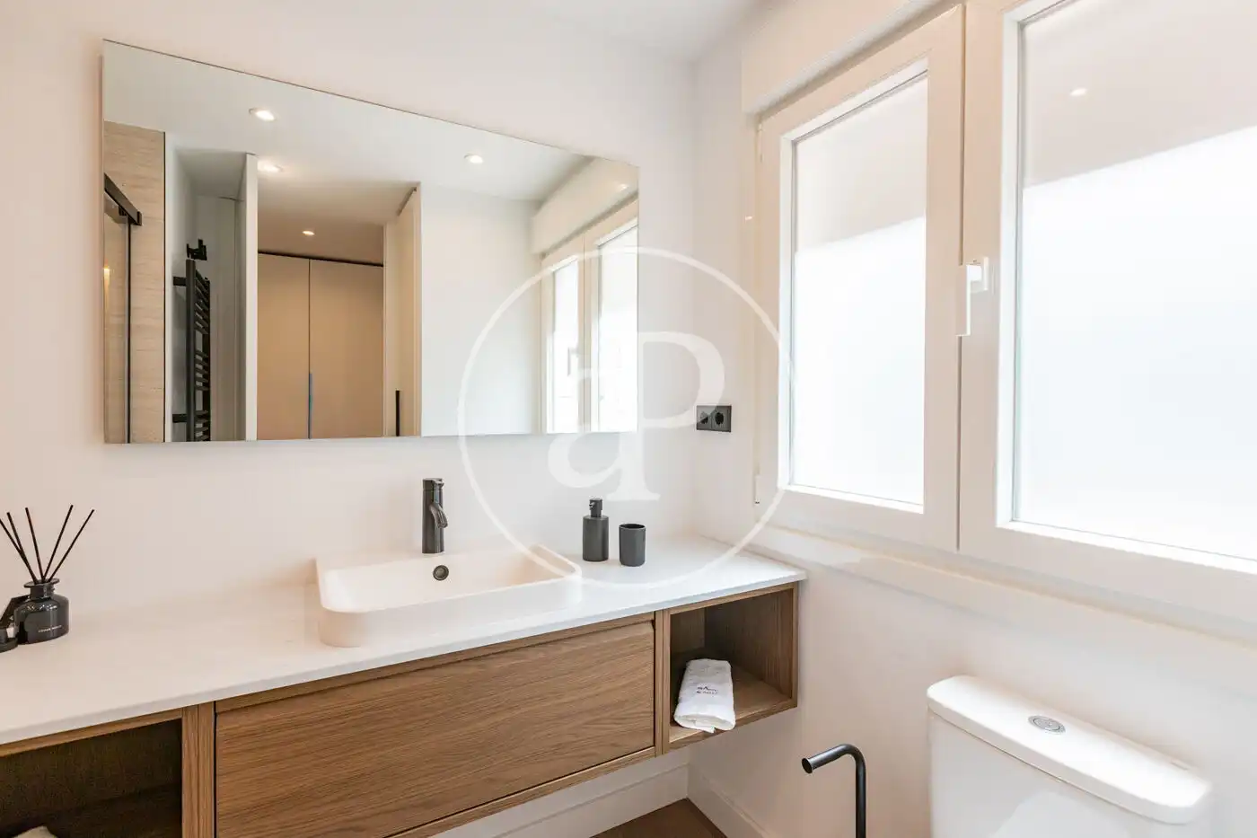 Baño de Piso en venta en Madrid con Aire acondicionado, Calefacción y Amueblado
