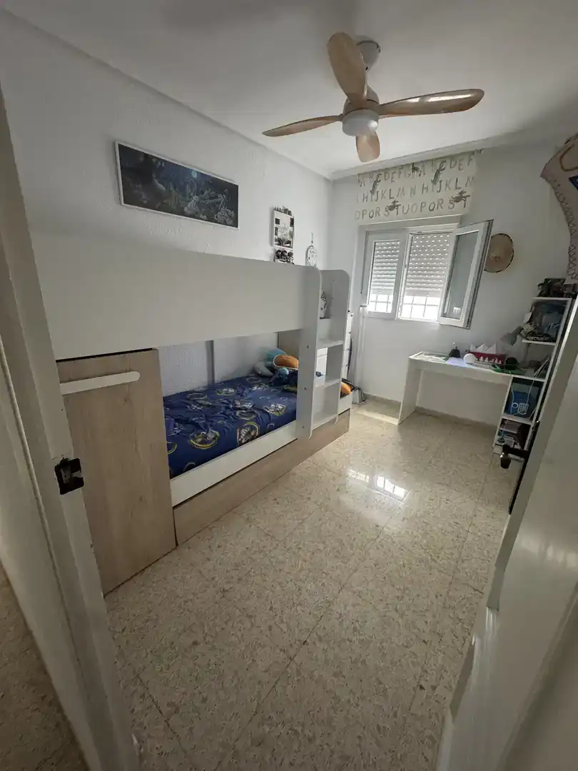 Dormitori de Pis en venda en Jaén amb Aire condicionat i Balcó