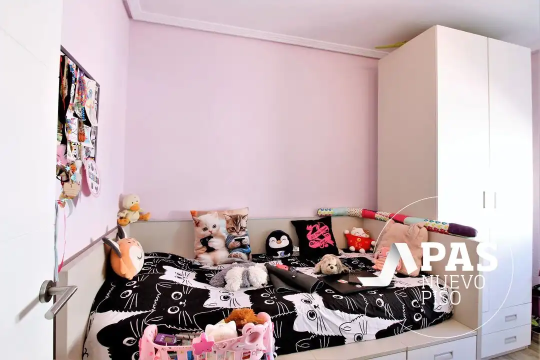 Bedroom of Flat for sale in Dos Hermanas  with Heating