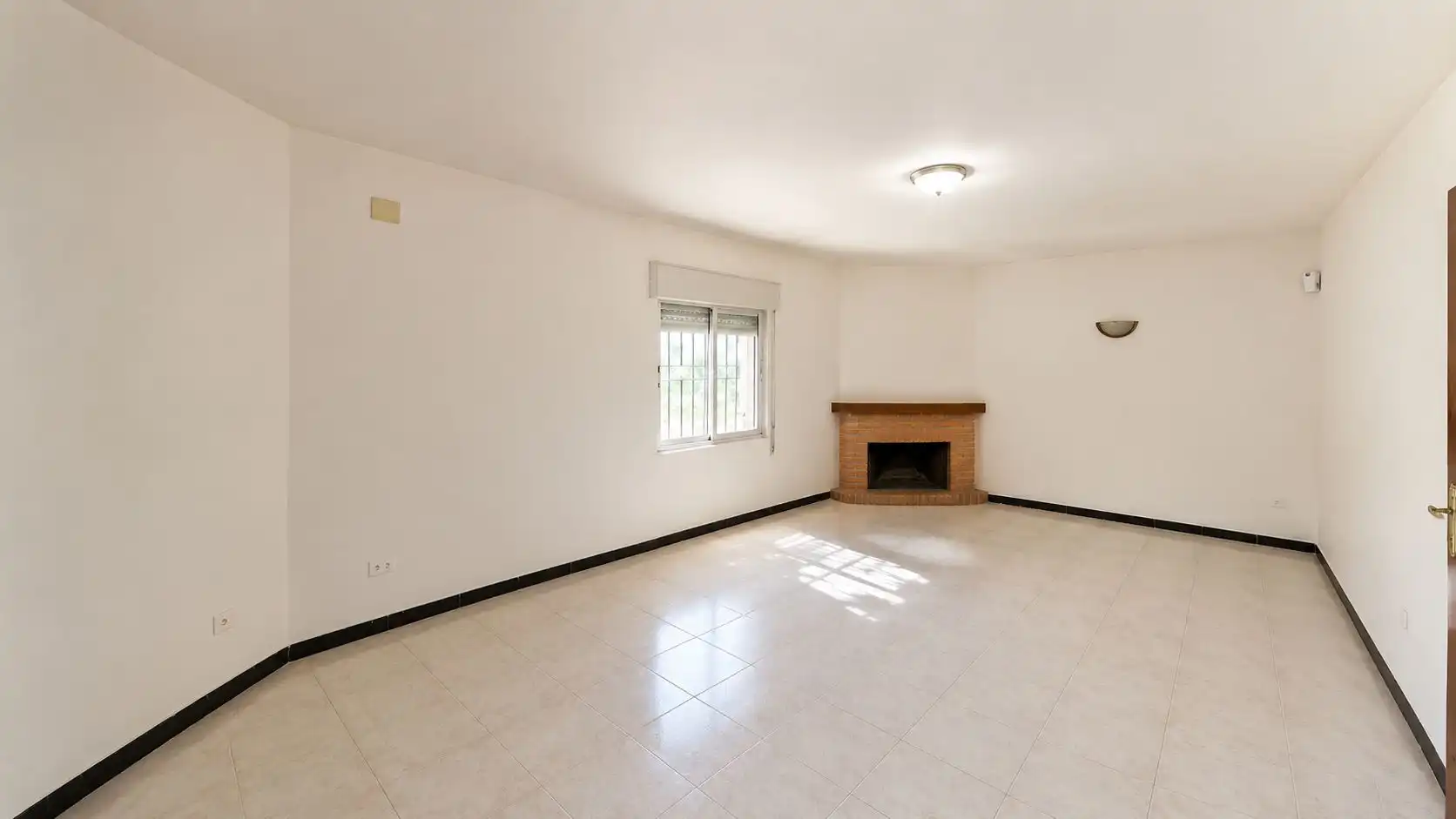 Sala de estar de Casa o chalet en venta en El Casar de Escalona con Jardín privado y Alarma