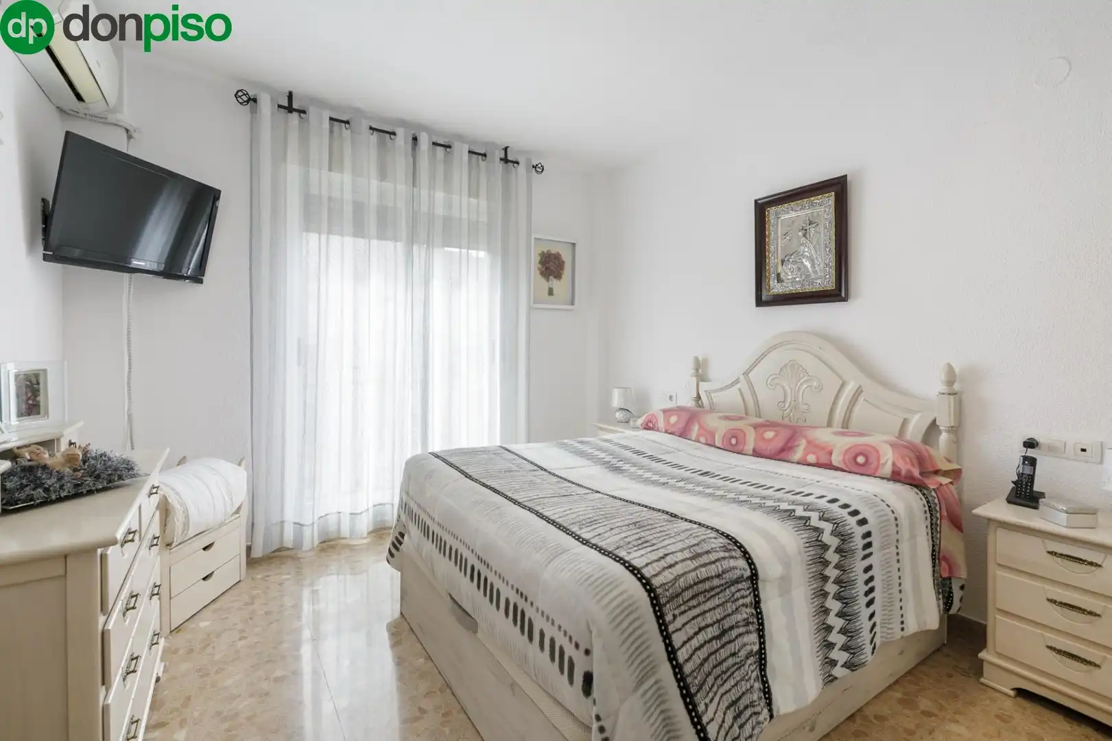 Habitación de Casa adosada en venta en Vegas del Genil con Terraza y Piscina comunitaria