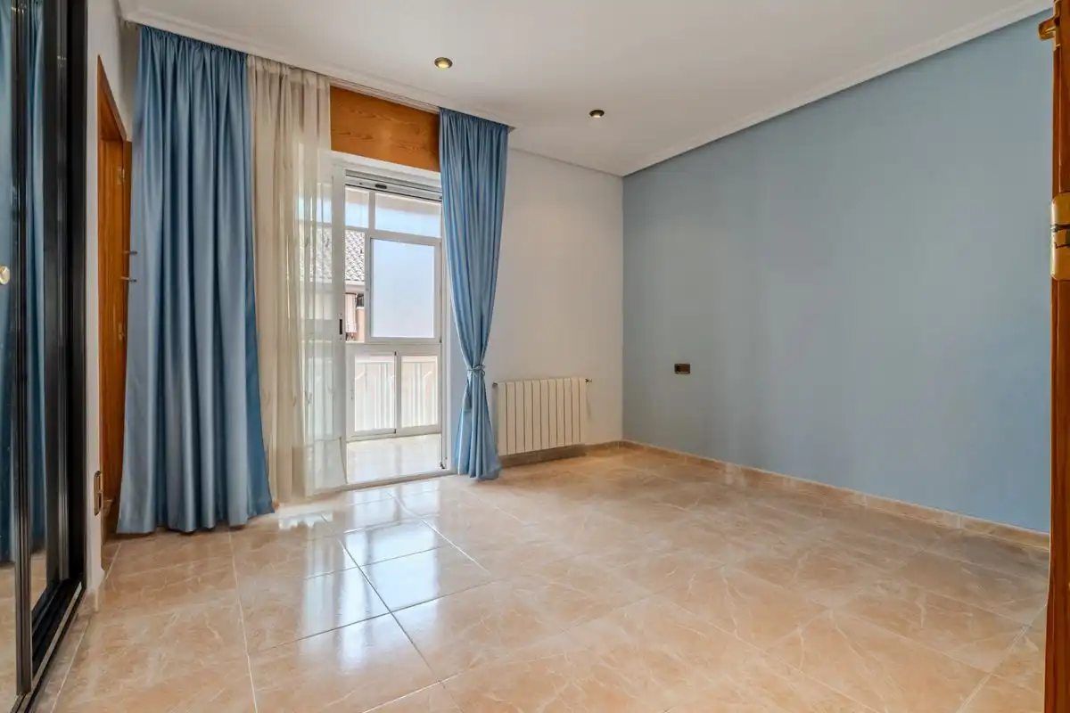 Dormitori de Casa adosada en venda en Murcia amb Calefacció, Jardí privat i Terrassa