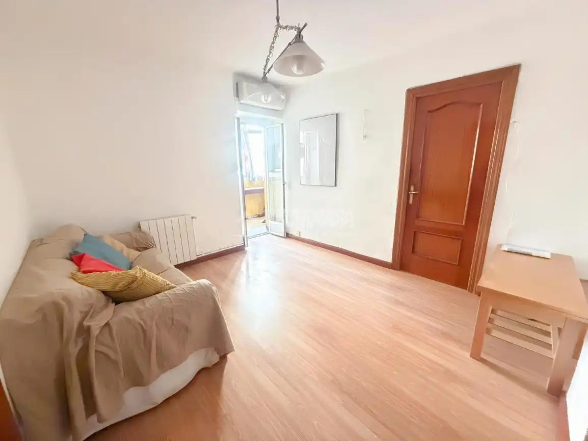 Living room of Flat for sale in  Madrid Capital  with Heating and Terrace