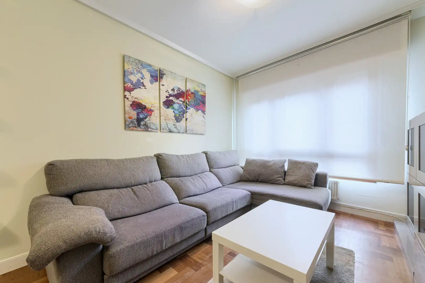 Living room of Flat for rent in Bilbao   with Heating, Furnished and Oven