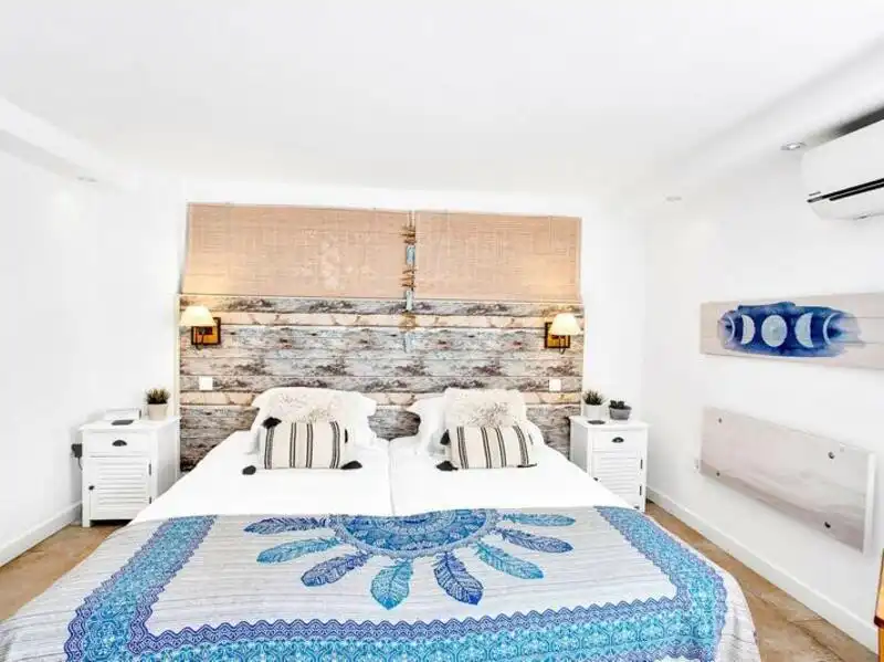 Dormitori de Casa o xalet de lloguer en Marbella amb Aire condicionat, Jardí privat i Terrassa