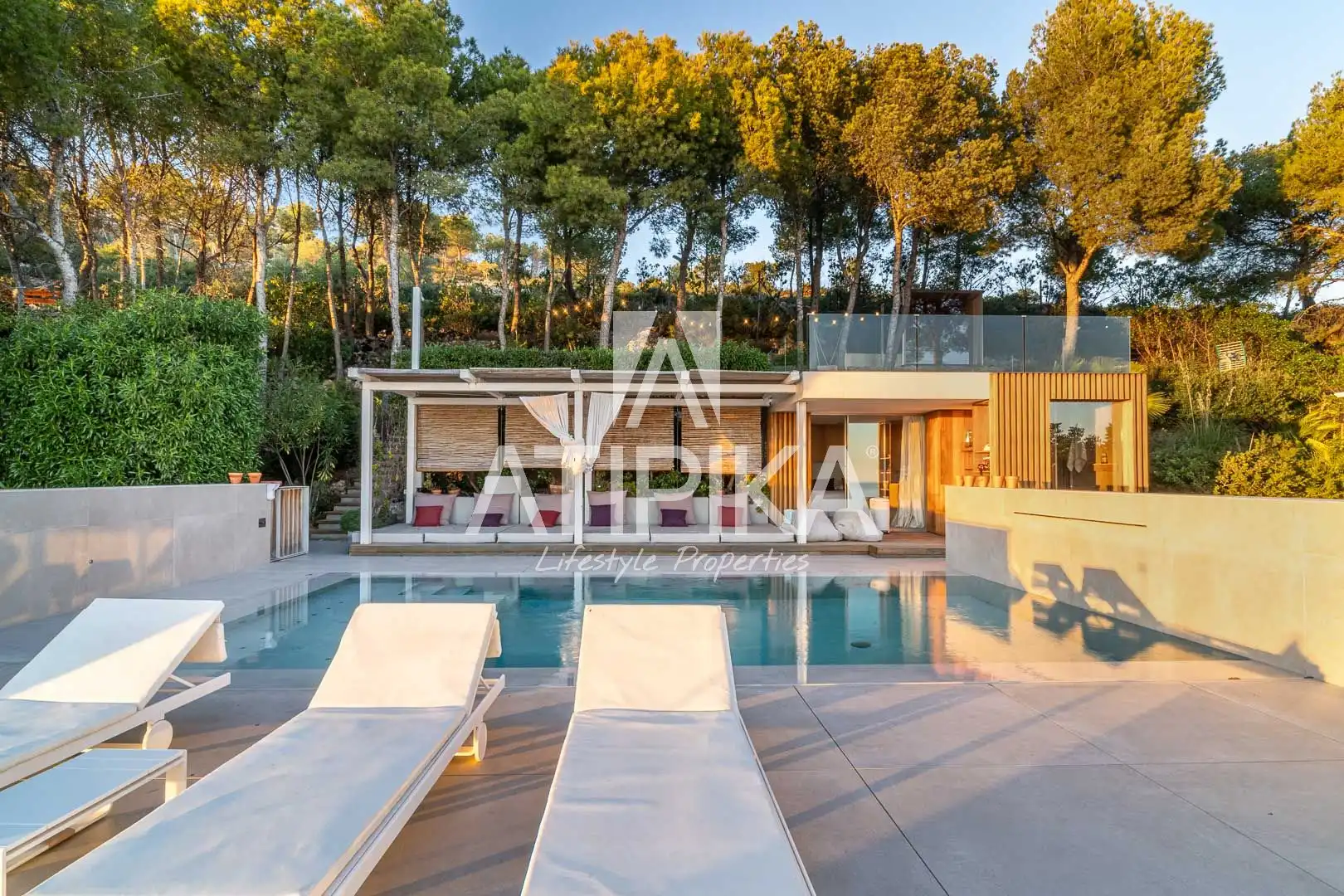 Jardí de Casa o xalet en venda en Sitges amb Aire condicionat, Terrassa i Traster