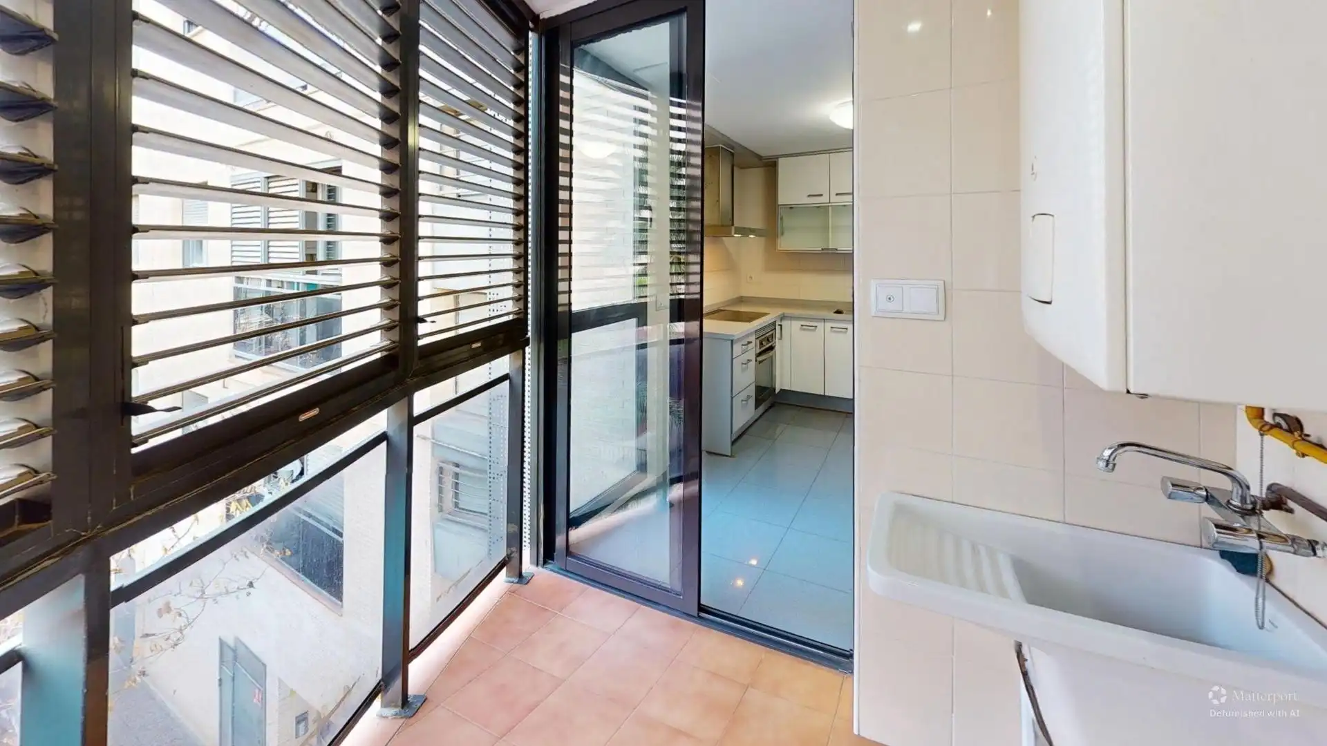 Terrasse von Wohnung zum Verkauf in Valencia mit Klimaanlage, Parkett und Gemeinschaftspool