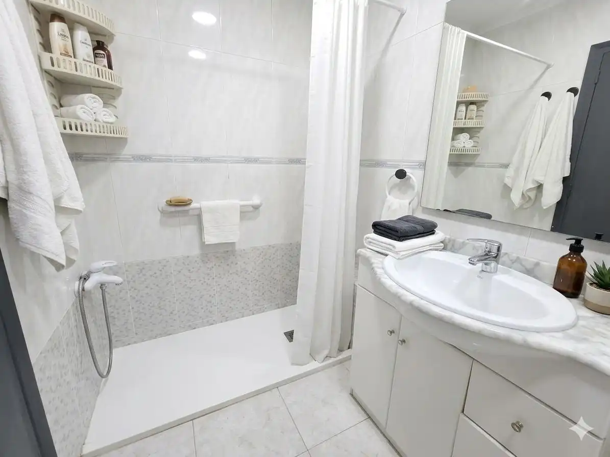 Badezimmer von Erdgeschoss zum Verkauf in Mollet del Vallès mit Klimaanlage, Heizung und Terrasse
