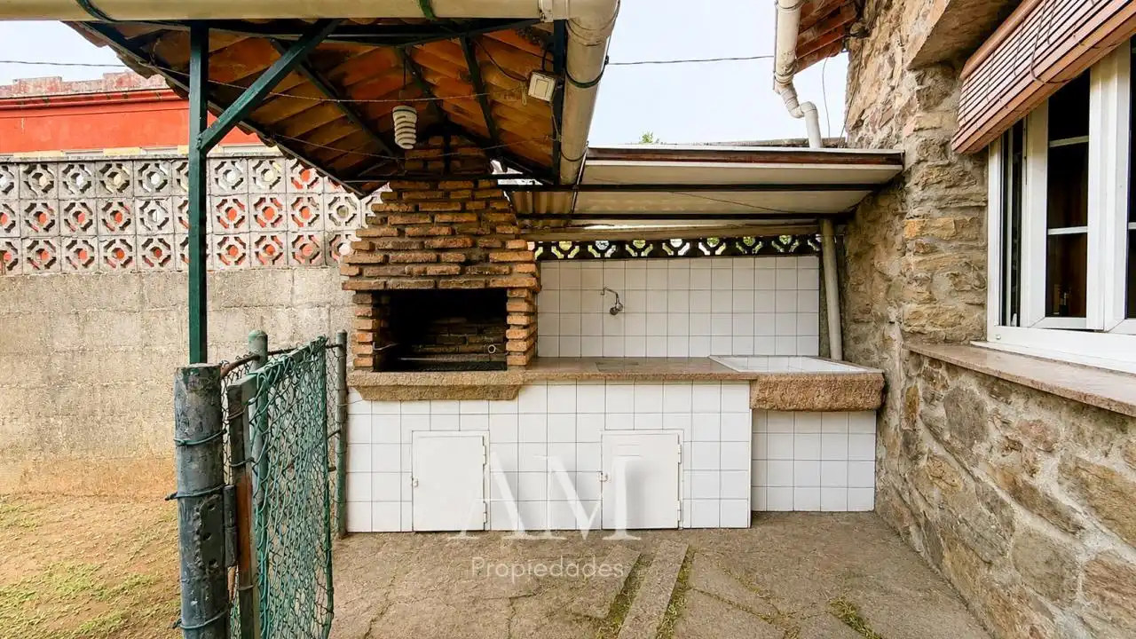 Terraza de Casa adosada en venta en Vigo  con Calefacción, Jardín privado y Trastero