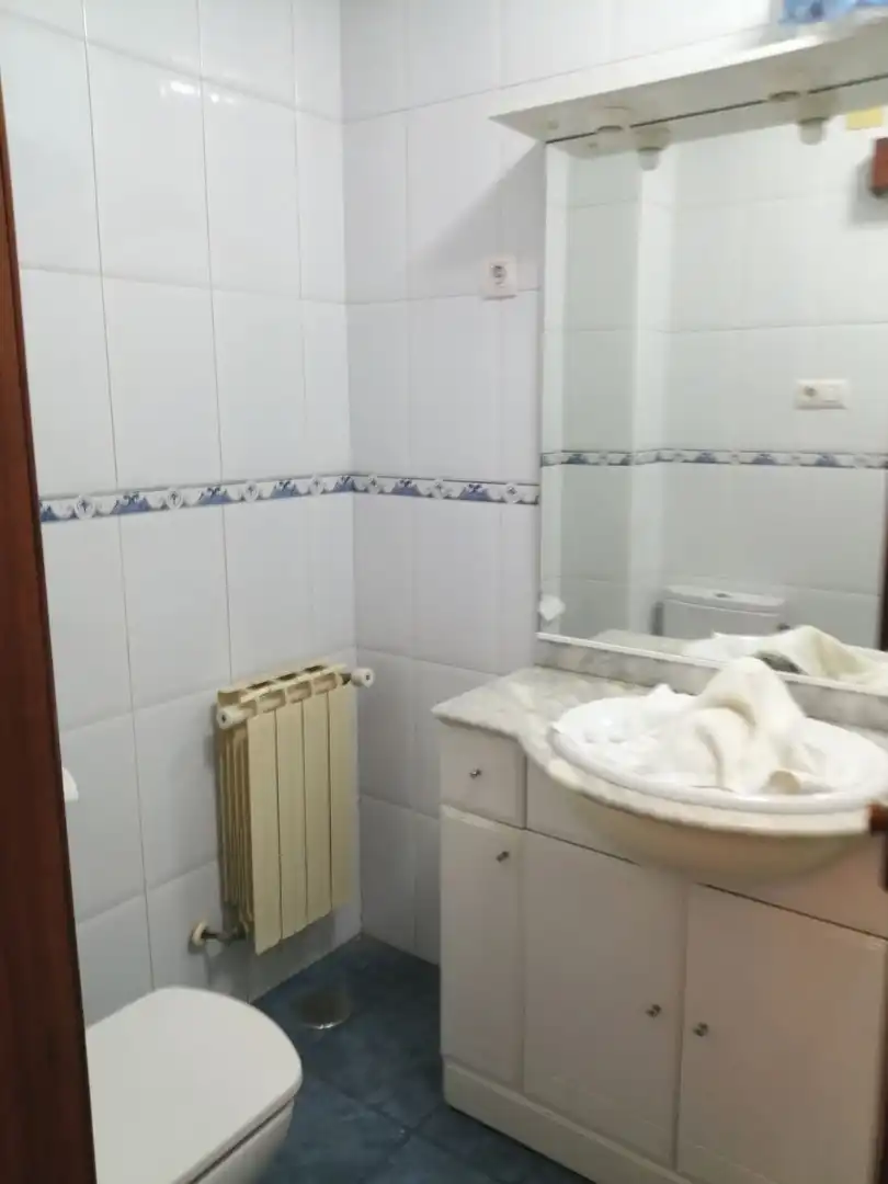 Baño de Piso en venta en Torrelavega  con Calefacción, Terraza y Trastero