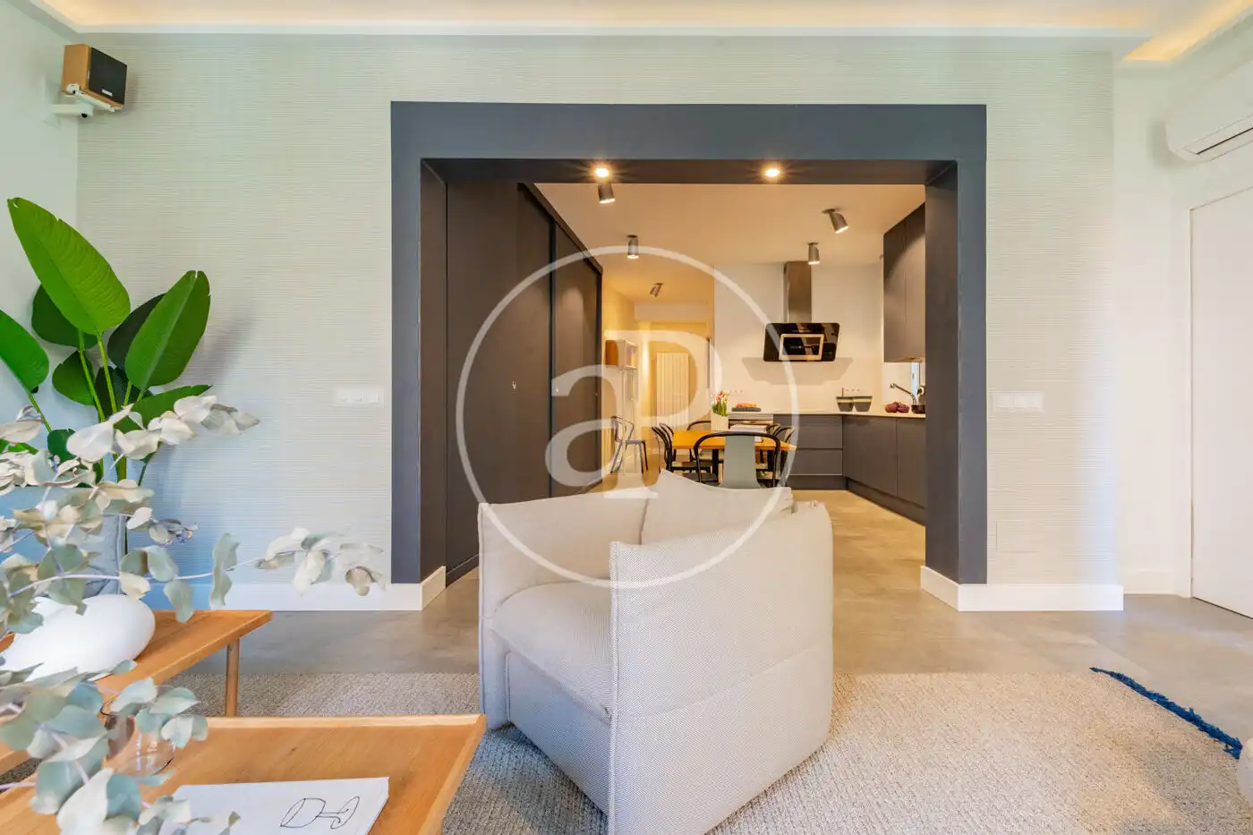 Living room of Flat for sale in Madrid  with Air Conditioner, Heating and Balcony
