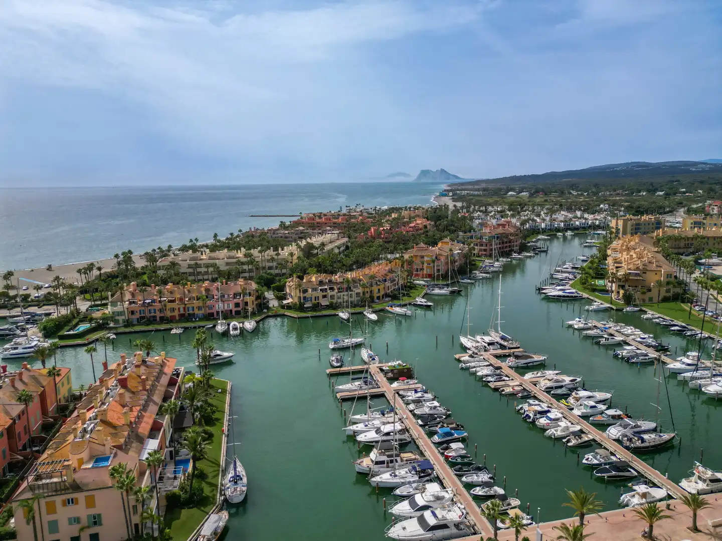 Vista exterior de Planta baja en venta en Sotogrande con Aire acondicionado, Jardín privado y Terraza