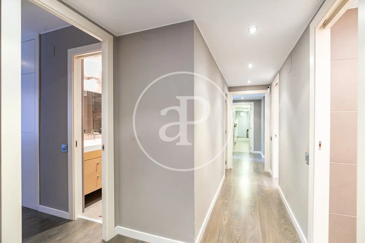 Flat for sale in Barcelona  with Air Conditioner, Heating and Terrace