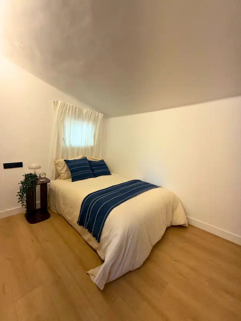 Habitación de Piso en venta en Oviedo  con Calefacción, Parquet y Terraza