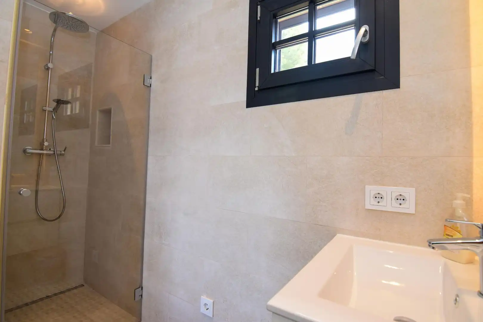 Bathroom of Houses for sale in Artà  with Air Conditioner and Swimming Pool