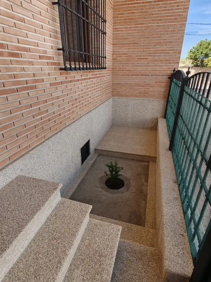 Casa adosada en venda en Erustes
