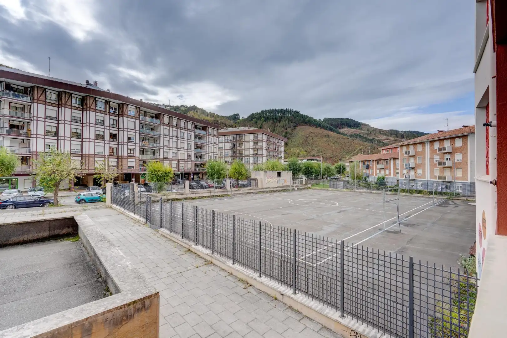 Aparcament de Local en venda en Ondarroa amb Moblat
