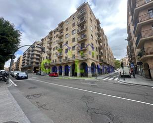 Außenansicht von Büro miete in Salamanca Capital mit Klimaanlage und Balkon