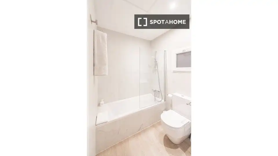 Flat with terrace to rent in L'Eixample, imagen 18