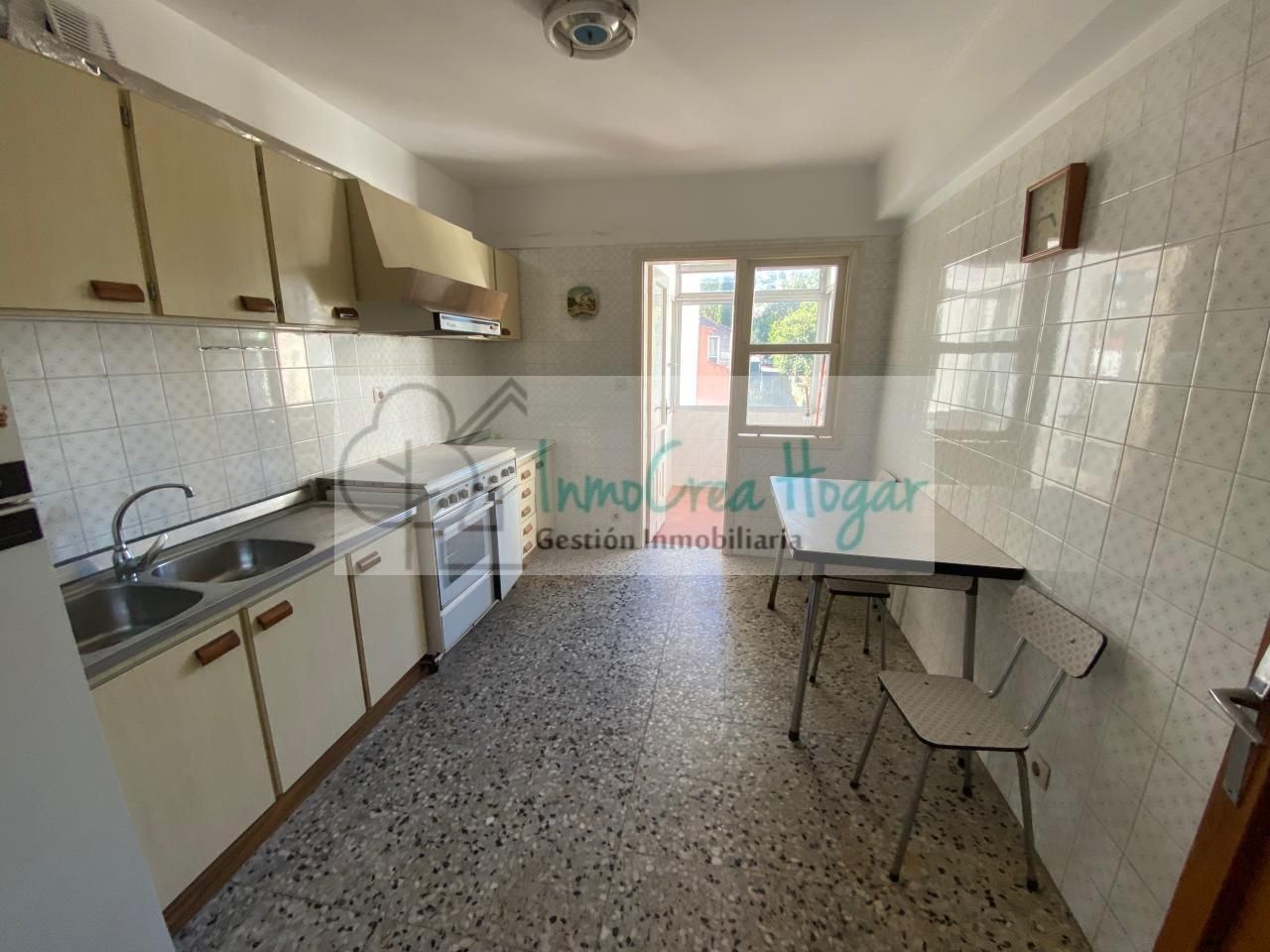 Cocina de Piso en venta en Vigo  con Terraza y Trastero