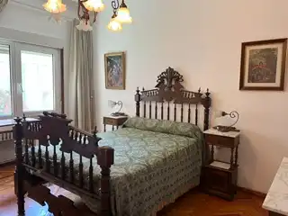 Dormitori de Casa o xalet en venda en Pontevedra Capital  amb Calefacció, Traster i Moblat