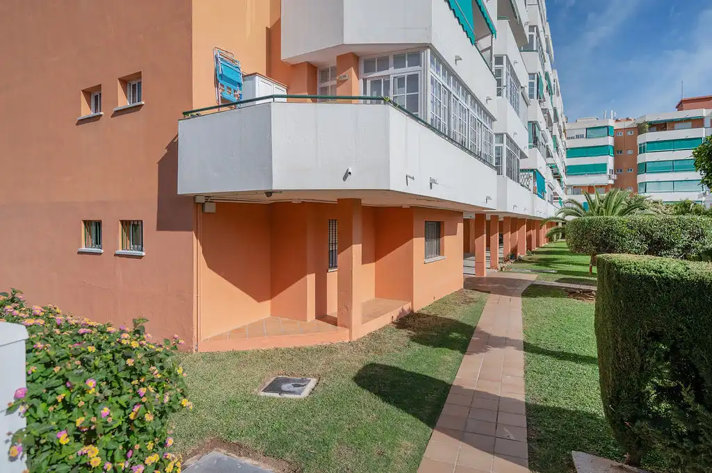 Außenansicht von Wohnung zum Verkauf in Torremolinos mit Schwimmbad