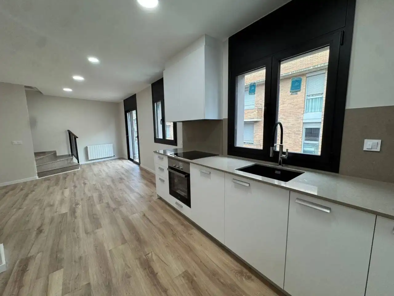 Maisonette zur Miete in Calle Josep Carner, Font Verda