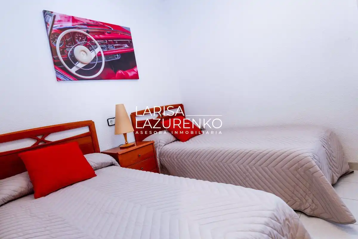 Dormitori de Apartament en venda en Salou amb Terrassa