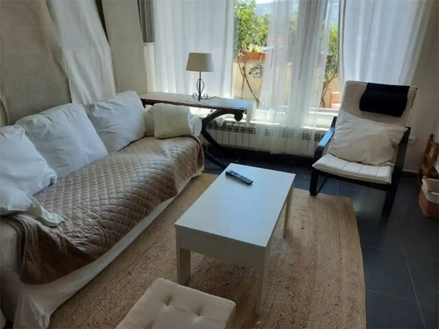 Sala d'estar de Casa adosada en venda en Valdeavellano de Tera amb Jardí privat, Traster i Moblat