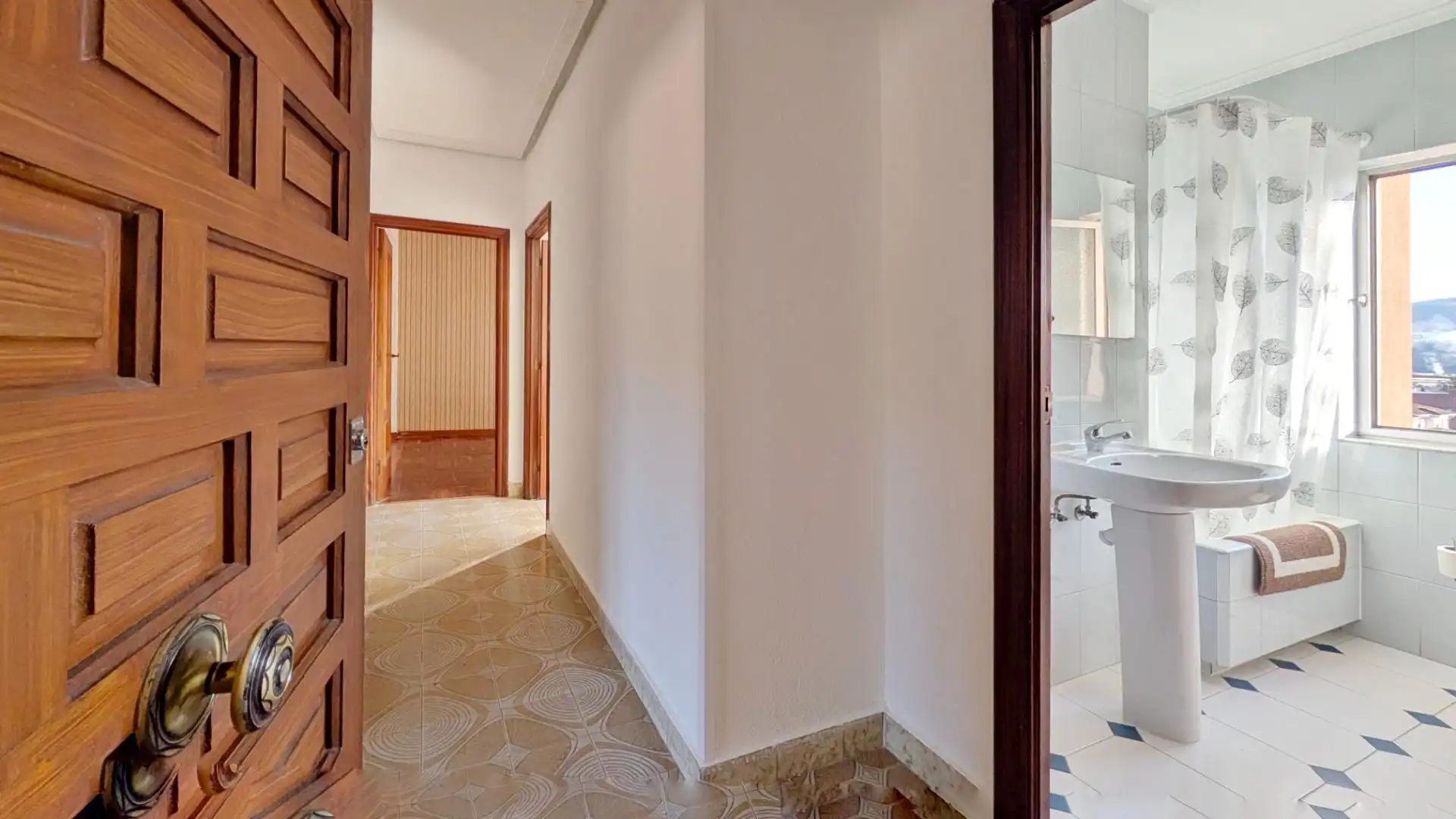 Piso en venta en Los Corrales de Buelna  con Parquet