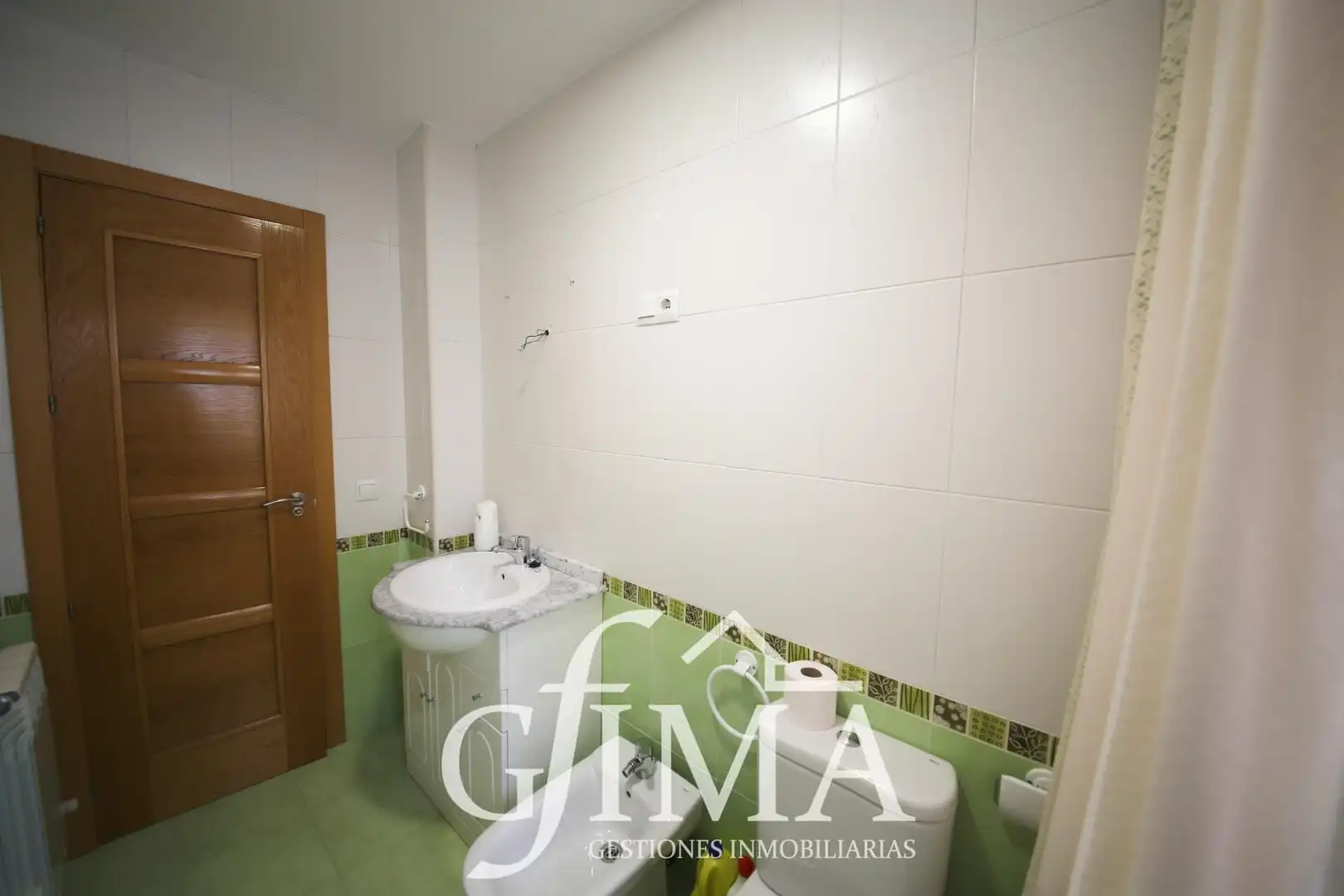 Bathroom of Flat for sale in Tomelloso  with Heating and Balcony