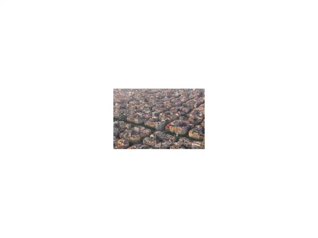 Vista exterior de Edificio en venta en Barcelona