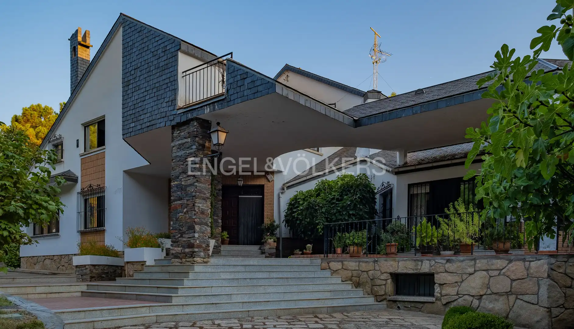 Vista exterior de Casa o chalet en venta en Sotillo de la Adrada con Aire acondicionado, Calefacción y Jardín privado