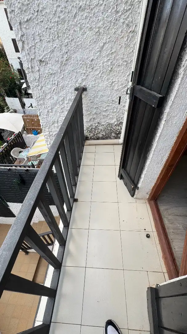 Terrasse von Einfamilien-Reihenhaus zum Verkauf in Torredembarra mit Klimaanlage, Heizung und Privatgarten