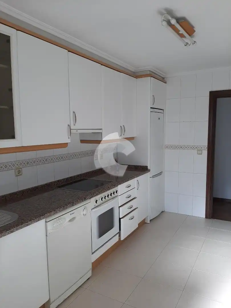 Cocina de Piso de alquiler en A Coruña Capital  con Calefacción, Parquet y Trastero